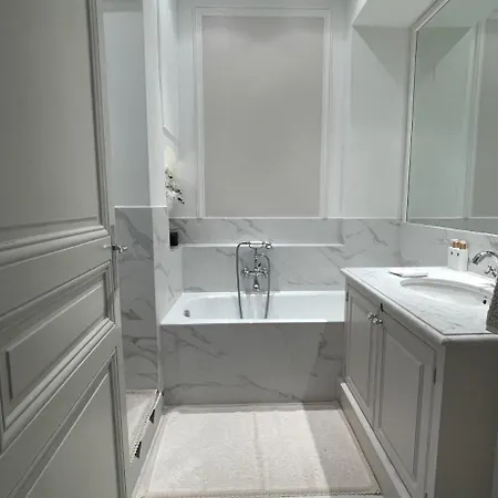 Parc Continental With Sea View アパート